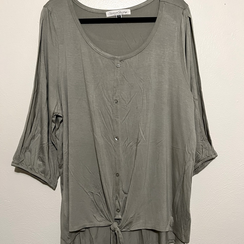Sage green open sleeve top size 3x
